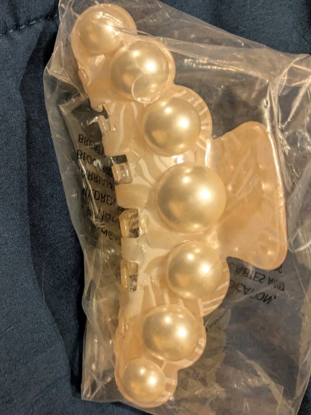 Off-White Pearl Claw Hair Clip, Marbled, Large Faux Pearls, New